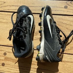 Nike 4.5 softball Cleats worn 1/2 a season